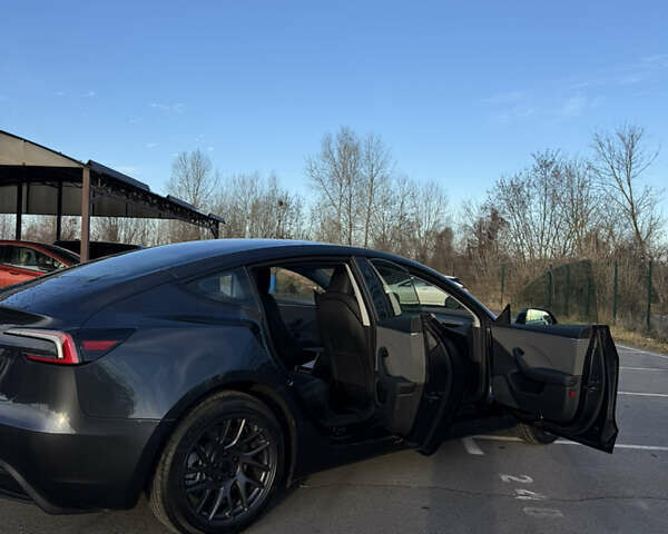 Сірий Тесла Модель 3, об'ємом двигуна 0 л та пробігом 2 тис. км за 32000 $, фото 6 на Automoto.ua