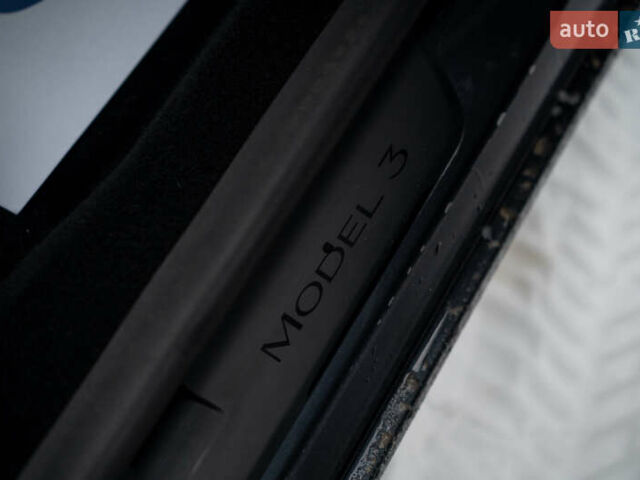 Серый Тесла Модель 3, объемом двигателя 0 л и пробегом 8 тыс. км за 28100 $, фото 11 на Automoto.ua