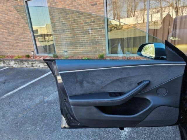 Серый Тесла Модель 3, объемом двигателя 0 л и пробегом 8 тыс. км за 15500 $, фото 16 на Automoto.ua