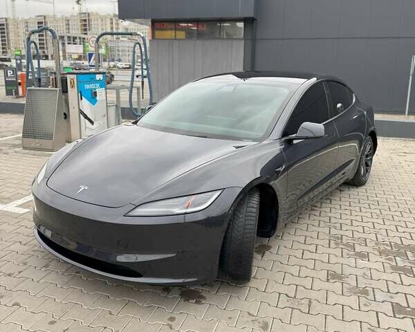 Серый Тесла Модель 3, объемом двигателя 0 л и пробегом 8 тыс. км за 32500 $, фото 2 на Automoto.ua
