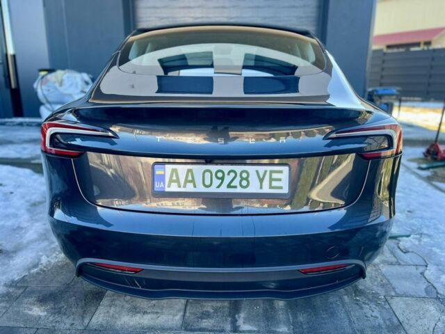 Серый Тесла Модель 3, объемом двигателя 0 л и пробегом 8 тыс. км за 28800 $, фото 3 на Automoto.ua