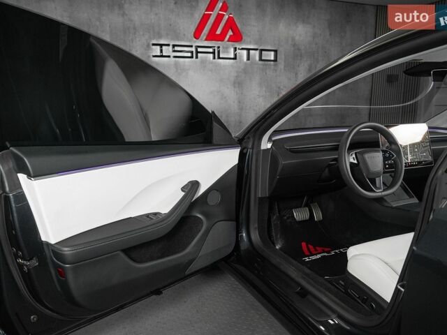 Серый Тесла Модель 3, объемом двигателя 0 л и пробегом 13 тыс. км за 34000 $, фото 18 на Automoto.ua