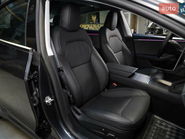 Серый Тесла Модель 3, объемом двигателя 0 л и пробегом 1 тыс. км за 30000 $, фото 27 на Automoto.ua