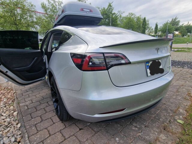 Серый Тесла Модель 3, объемом двигателя 0 л и пробегом 90 тыс. км за 27000 $, фото 8 на Automoto.ua