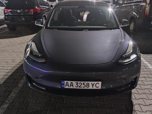 Серый Тесла Модель 3, объемом двигателя 0 л и пробегом 55 тыс. км за 23500 $, фото 2 на Automoto.ua