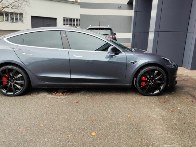 Серый Тесла Модель 3, объемом двигателя 0 л и пробегом 55 тыс. км за 23500 $, фото 15 на Automoto.ua