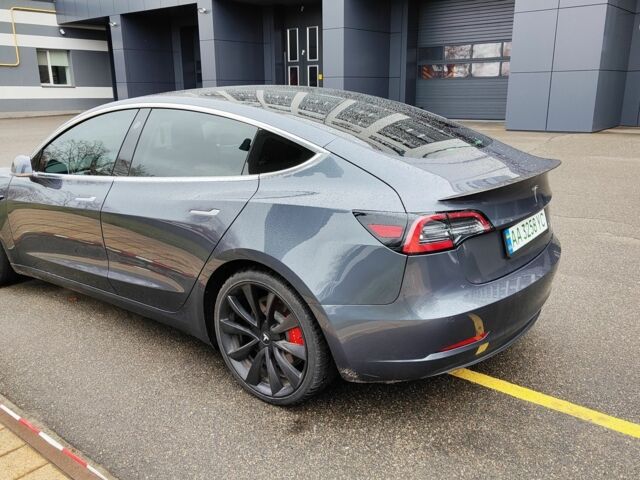 Серый Тесла Модель 3, объемом двигателя 0 л и пробегом 55 тыс. км за 23500 $, фото 7 на Automoto.ua