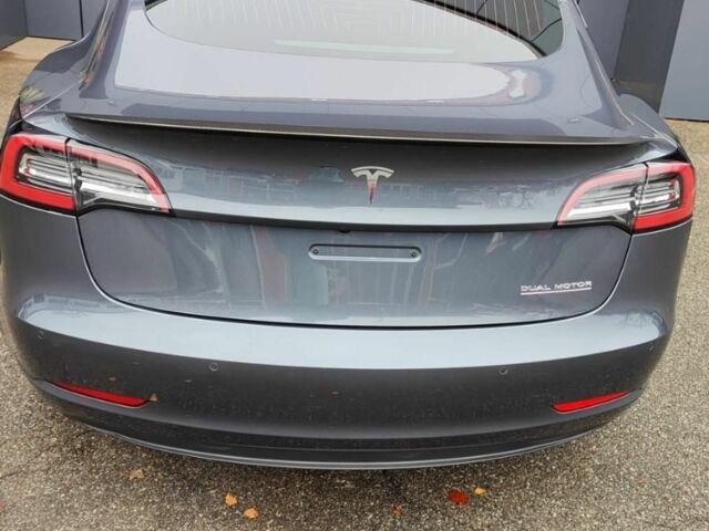 Серый Тесла Модель 3, объемом двигателя 0 л и пробегом 55 тыс. км за 23500 $, фото 6 на Automoto.ua