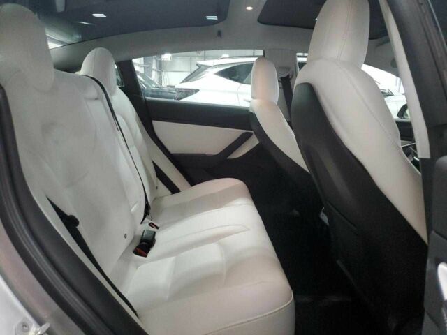 Тесла Модель 3 2018 в Киеве на Automoto.ua Серый Тесла Модель 3, объемом двигателя 0 л и пробегом 64 тыс. км за 3800 $, фото 10 на Automoto.ua