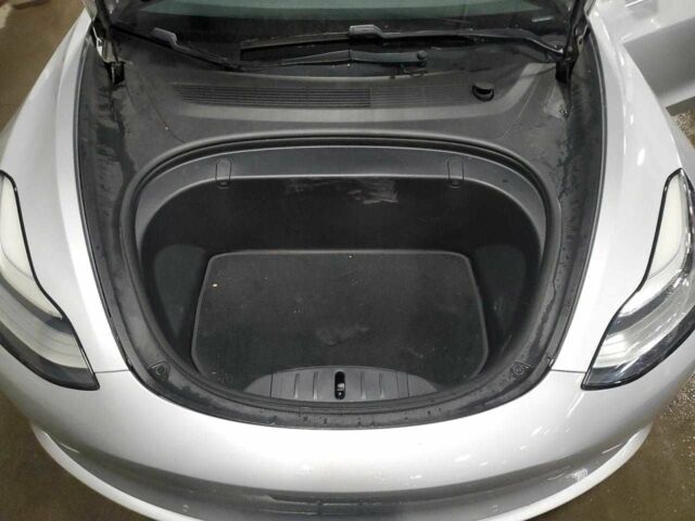 Тесла Модель 3 2018 в Киеве на Automoto.ua Серый Тесла Модель 3, объемом двигателя 0 л и пробегом 64 тыс. км за 3800 $, фото 11 на Automoto.ua