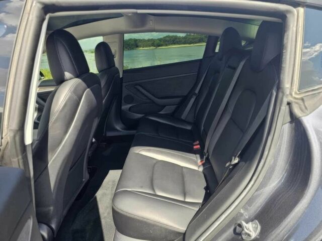 Сірий Тесла Модель 3, об'ємом двигуна 0 л та пробігом 47 тис. км за 13500 $, фото 7 на Automoto.ua