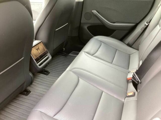 Серый Тесла Модель 3, объемом двигателя 0 л и пробегом 9 тыс. км за 17000 $, фото 10 на Automoto.ua