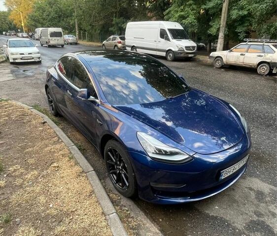 Синий Тесла Модель 3, объемом двигателя 0 л и пробегом 250 тыс. км за 13998 $, фото 2 на Automoto.ua