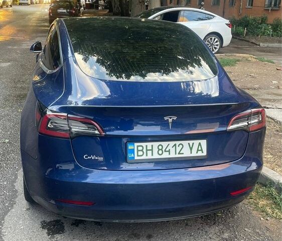 Синий Тесла Модель 3, объемом двигателя 0 л и пробегом 250 тыс. км за 13998 $, фото 3 на Automoto.ua