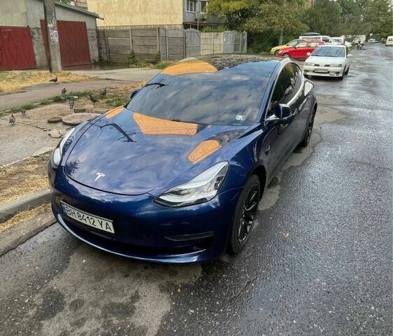 Синий Тесла Модель 3, объемом двигателя 0 л и пробегом 250 тыс. км за 13998 $, фото 1 на Automoto.ua