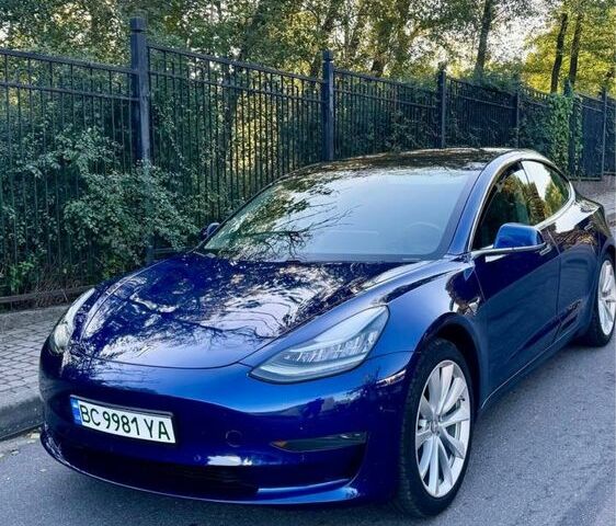 Синій Тесла Модель 3, об'ємом двигуна 0 л та пробігом 56 тис. км за 17000 $, фото 1 на Automoto.ua