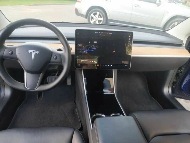 Синий Тесла Модель 3, объемом двигателя 0 л и пробегом 49 тыс. км за 14000 $, фото 3 на Automoto.ua
