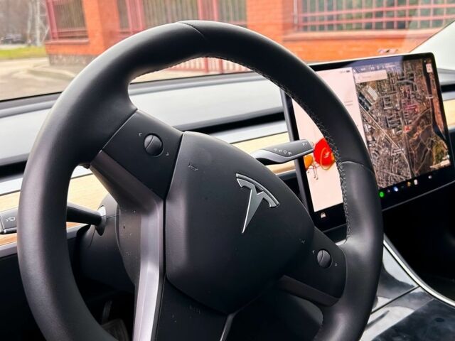 Синий Тесла Модель 3, объемом двигателя 0 л и пробегом 80 тыс. км за 19600 $, фото 15 на Automoto.ua