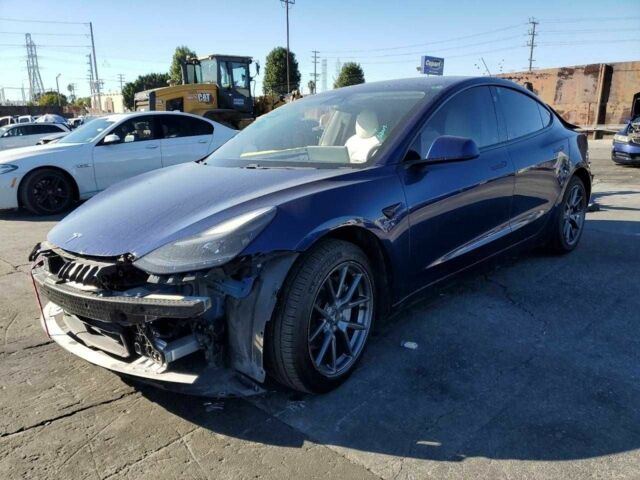 Синий Тесла Модель 3, объемом двигателя 0 л и пробегом 141 тыс. км за 12200 $, фото 1 на Automoto.ua