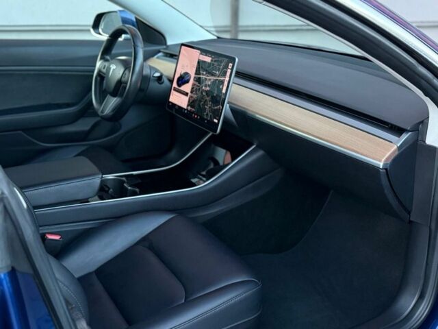 Синий Тесла Модель 3, объемом двигателя 0 л и пробегом 104 тыс. км за 16999 $, фото 12 на Automoto.ua