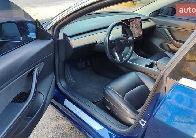 Тесла Модель 3 2018 у Києві на Automoto.ua Синій Тесла Модель 3, об'ємом двигуна 0 л та пробігом 159 тис. км за 16800 $, фото 10 на Automoto.ua