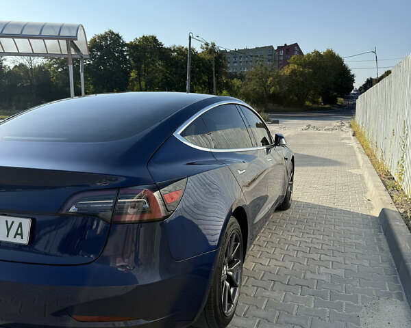Синій Тесла Модель 3, об'ємом двигуна 0 л та пробігом 65 тис. км за 21000 $, фото 3 на Automoto.ua