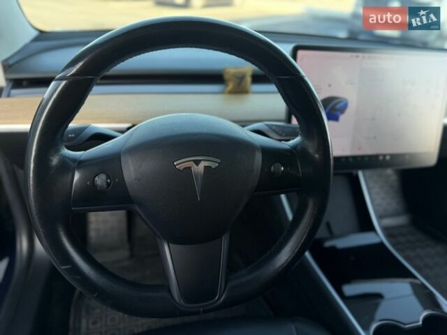 Синій Тесла Модель 3, об'ємом двигуна 0 л та пробігом 180 тис. км за 16999 $, фото 21 на Automoto.ua