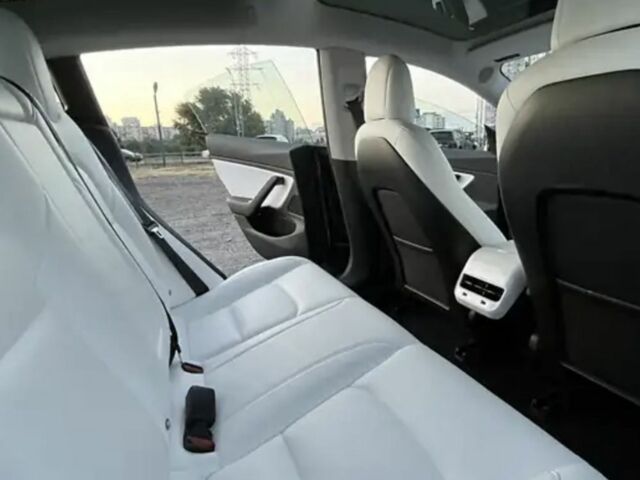 Синій Тесла Модель 3, об'ємом двигуна 0 л та пробігом 70 тис. км за 18500 $, фото 3 на Automoto.ua