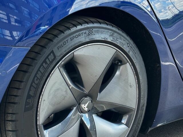 Синій Тесла Модель 3, об'ємом двигуна 0 л та пробігом 83 тис. км за 23750 $, фото 3 на Automoto.ua