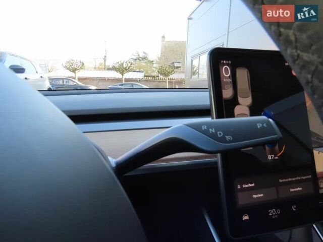 Синій Тесла Модель 3, об'ємом двигуна 0 л та пробігом 125 тис. км за 15500 $, фото 13 на Automoto.ua