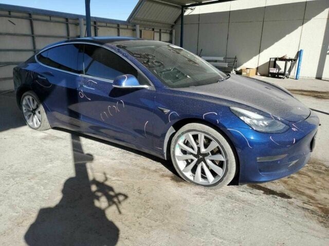 Синий Тесла Модель 3, объемом двигателя 0 л и пробегом 45 тыс. км за 5200 $, фото 3 на Automoto.ua
