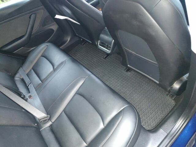 Синий Тесла Модель 3, объемом двигателя 0 л и пробегом 146 тыс. км за 369 $, фото 4 на Automoto.ua