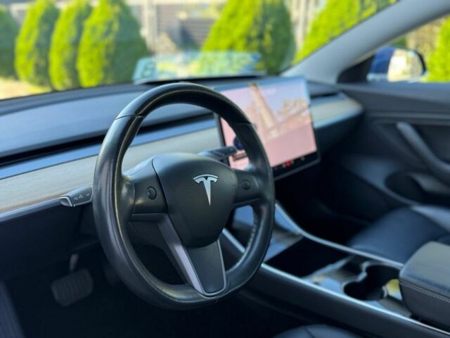 Синий Тесла Модель 3, объемом двигателя 0 л и пробегом 104 тыс. км за 16550 $, фото 16 на Automoto.ua