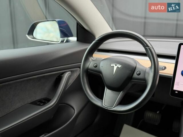 Синий Тесла Модель 3, объемом двигателя 0 л и пробегом 103 тыс. км за 15900 $, фото 44 на Automoto.ua