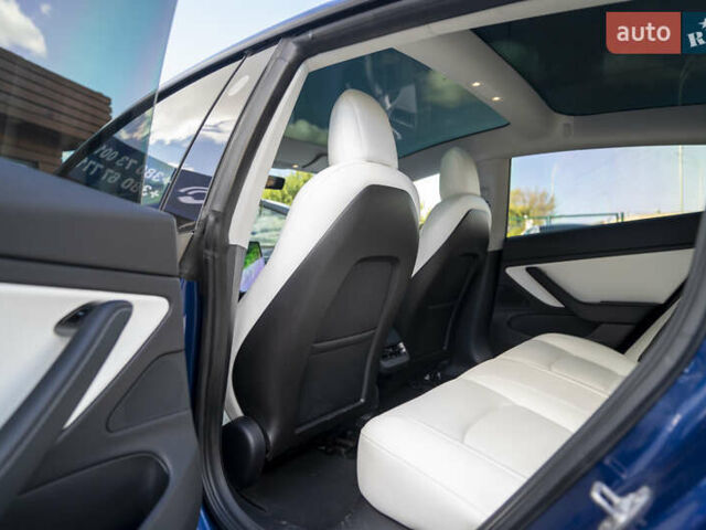 Синий Тесла Модель 3, объемом двигателя 0 л и пробегом 42 тыс. км за 18200 $, фото 17 на Automoto.ua