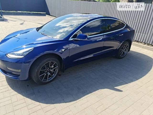 Синий Тесла Модель 3, объемом двигателя 0 л и пробегом 45 тыс. км за 17399 $, фото 2 на Automoto.ua