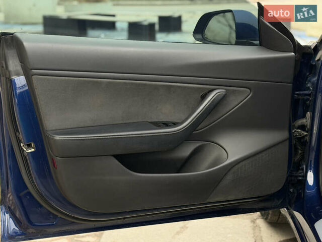 Синий Тесла Модель 3, объемом двигателя 0 л и пробегом 128 тыс. км за 15500 $, фото 29 на Automoto.ua