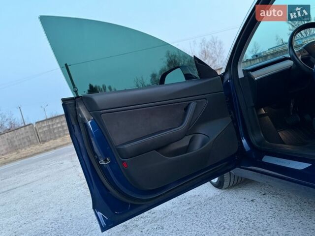 Синий Тесла Модель 3, объемом двигателя 0 л и пробегом 101 тыс. км за 18300 $, фото 51 на Automoto.ua