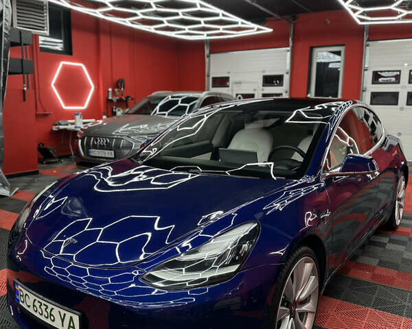 Синий Тесла Модель 3, объемом двигателя 0 л и пробегом 135 тыс. км за 12000 $, фото 1 на Automoto.ua