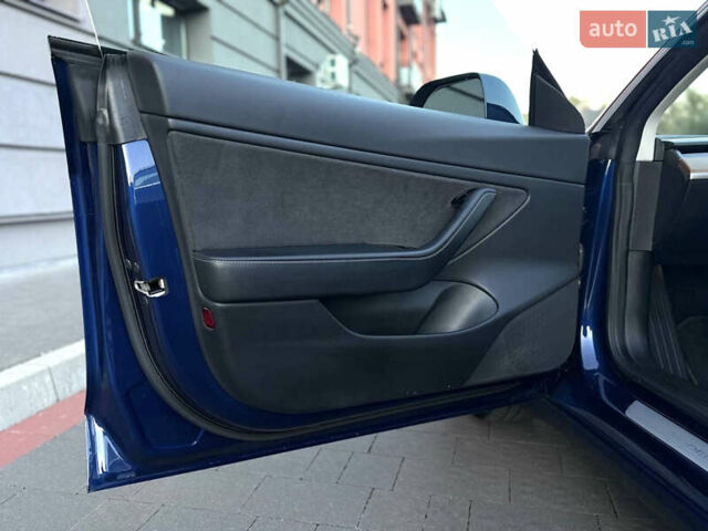 Синій Тесла Модель 3, об'ємом двигуна 0 л та пробігом 104 тис. км за 17990 $, фото 82 на Automoto.ua