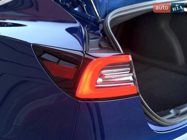 Синій Тесла Модель 3, об'ємом двигуна 0 л та пробігом 104 тис. км за 17990 $, фото 99 на Automoto.ua