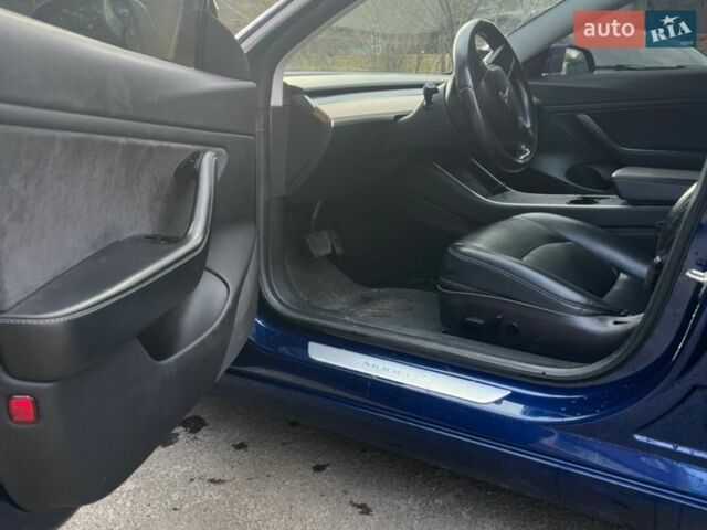 Синий Тесла Модель 3, объемом двигателя 0 л и пробегом 145 тыс. км за 15500 $, фото 6 на Automoto.ua