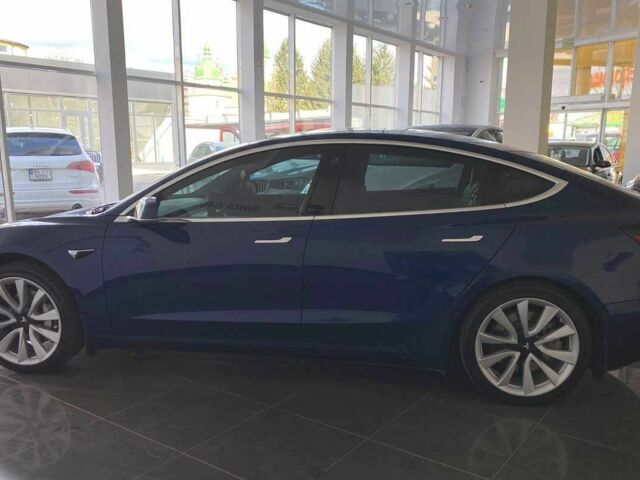 Синий Тесла Модель 3, объемом двигателя 0 л и пробегом 48 тыс. км за 18900 $, фото 3 на Automoto.ua