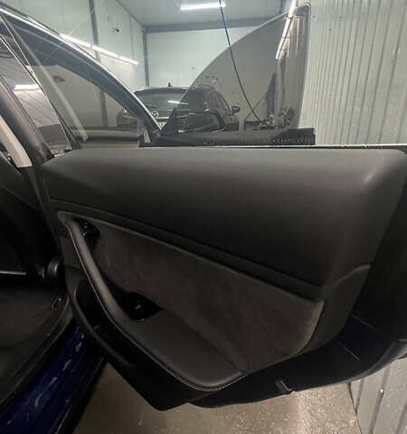 Синій Тесла Модель 3, об'ємом двигуна 0 л та пробігом 123 тис. км за 18000 $, фото 14 на Automoto.ua