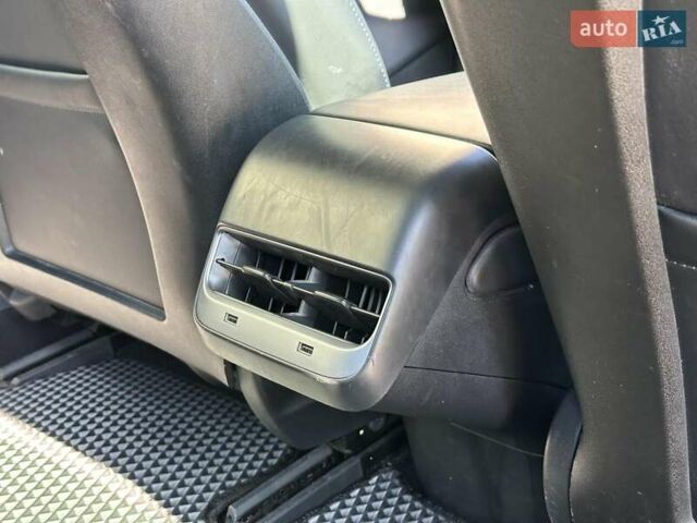 Синій Тесла Модель 3, об'ємом двигуна 0 л та пробігом 104 тис. км за 17990 $, фото 19 на Automoto.ua