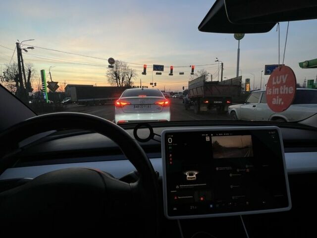 Синій Тесла Модель 3, об'ємом двигуна 0 л та пробігом 91 тис. км за 17500 $, фото 12 на Automoto.ua