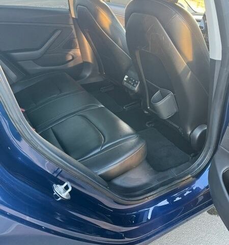 Синій Тесла Модель 3, об'ємом двигуна 0 л та пробігом 145 тис. км за 17500 $, фото 6 на Automoto.ua