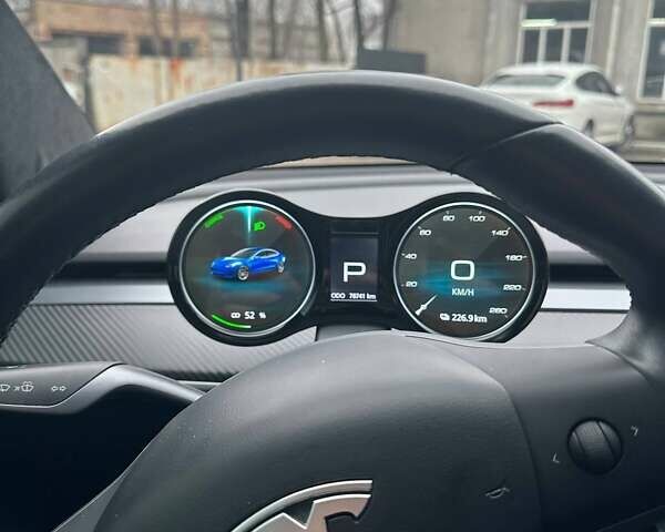 Синий Тесла Модель 3, объемом двигателя 0 л и пробегом 78 тыс. км за 21999 $, фото 5 на Automoto.ua