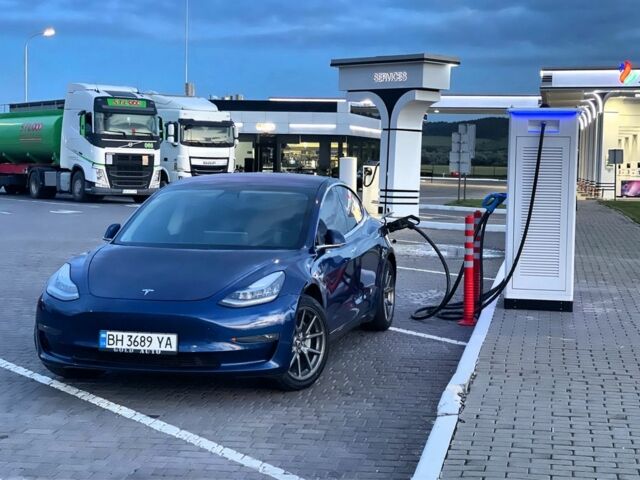 Синий Тесла Модель 3, объемом двигателя 0 л и пробегом 72 тыс. км за 19500 $, фото 2 на Automoto.ua