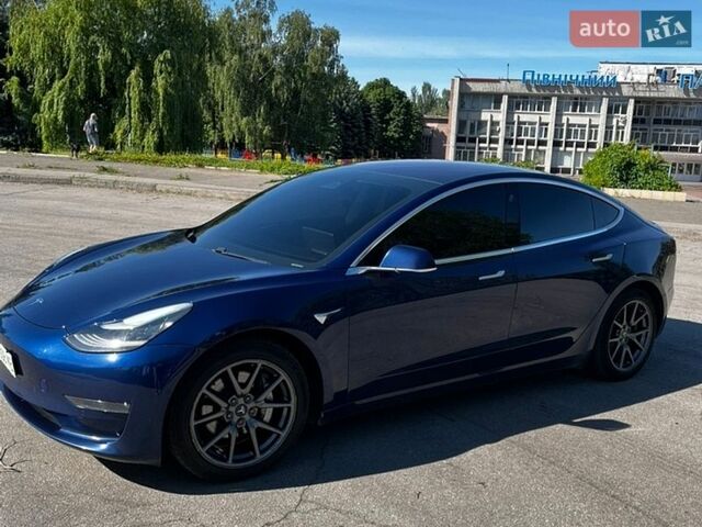 Синій Тесла Модель 3, об'ємом двигуна 0 л та пробігом 121 тис. км за 17699 $, фото 1 на Automoto.ua